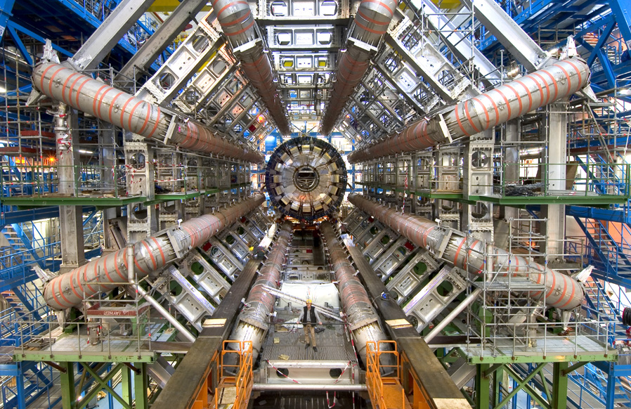 WYCIECZKA OBJAZDOWA INSTYTUT CERN (SZWAJCARIA)